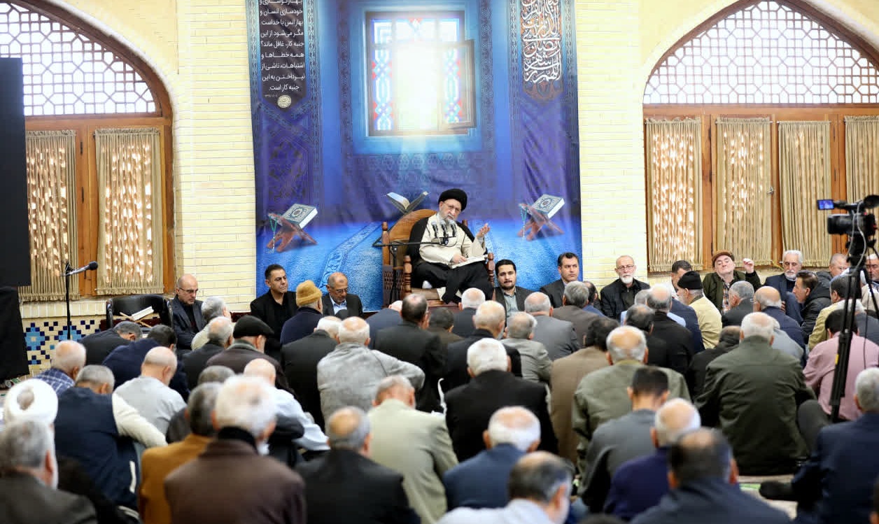 تصویر گزارش گزارش تصویری مسجد جامع گلشن در ماه مبارک رمضان