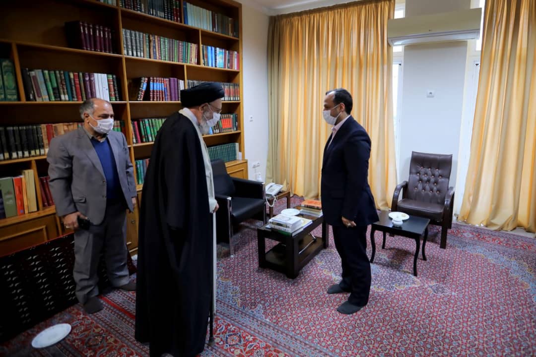 دیدار نوروزی دکتر سید احسان خاندوزی وزیر اقتصاد و دارایی با حضرت آیت الله نورمفیدی